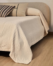 Load image into Gallery viewer, Raylo bedspread in 100% cotton with striped structure for 150/160 cm bed - image 3