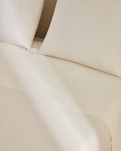 Load image into Gallery viewer, Simmel ecru linen blend top sheet for 180 cm bed - image 3