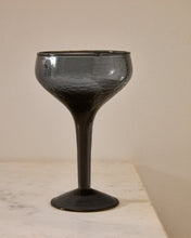 Load image into Gallery viewer, Vinea wine glass made of blue recycled glass - image 4