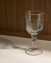 Load image into Gallery viewer, Vinea wine glass made of transparent recycled glass - image 5