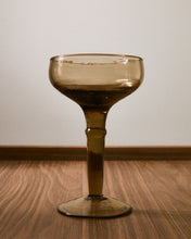 Load image into Gallery viewer, Vinea wine glass made of brown recycled glass - image 3