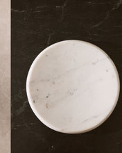 Load image into Gallery viewer, Obena tray in white marble Ø 25 cm - image 3
