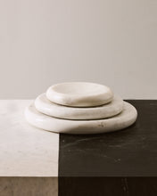 Load image into Gallery viewer, Obena tray in white marble Ø 15 cm - image 4