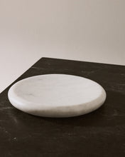 Load image into Gallery viewer, Obena tray in white marble Ø 20 cm - image 3