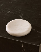 Load image into Gallery viewer, Obena tray in white marble Ø 15 cm - image 3