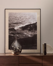 Load image into Gallery viewer, Orelin ceramic vase in black and white 39 cm - image 3