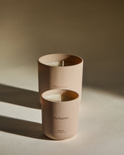Load image into Gallery viewer, 500g The Essence scented candle - image 4