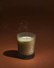 Load image into Gallery viewer, 170g Sweet Vanilla scented candle - image 3