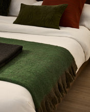 Load image into Gallery viewer, Odelna wool and acrylic throw with ruffles in green 130 x 170 cm - image 3