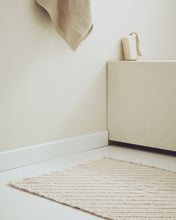 Load image into Gallery viewer, Janu bathmat in 100% cotton in diagonal structure ecru jacquard 50 x 70 cm - image 2