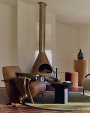 Load image into Gallery viewer, Ovak side table in solid acacia wood with black finish FSC 100% Ø50cm - image 4
