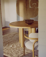 Load image into Gallery viewer, Mailen round table in ash wood veneer with natural finish, Ø 120 cm - image 4