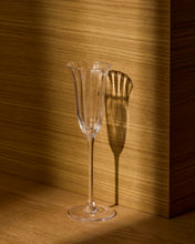 Load image into Gallery viewer, Neia clear champagne glass, 10 cl - image 2