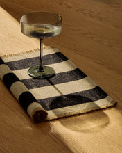 Load image into Gallery viewer, Eluria green cocktail glass, 31.5 cl - image 4