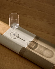 Load image into Gallery viewer, Eluria clear wine glass, 39.5 cl - image 3