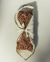 Load image into Gallery viewer, Todila set of 2 cotton napkins with green contrast detail 35 x 35cm - image 2