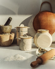 Load image into Gallery viewer, Belor white ceramic pot 17cm - image 3