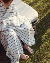Load image into Gallery viewer, Dorane 100% cotton towel with green stripes 100 x 150cm - image 3