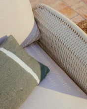 Load image into Gallery viewer, Alipa 2-seater sofa in solid acacia wood and ecru rope cord 165 cm FSC 100% - image 4