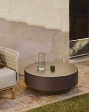 Load image into Gallery viewer, Garbet coffee table in brown concrete Ø 80cm - image 2