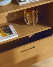 Load image into Gallery viewer, Arelida shelving unit made of oak veneer and solid oak wood with light brown finish 90 x 185 cm FSC Mix Credit - image 6