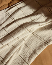 Load image into Gallery viewer, Siloda beige striped double-gauze cotton bedspread for 150/160cm bed - image 4
