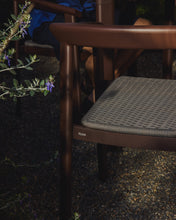 Load image into Gallery viewer, Erice stackable outdoor chair in aluminium and brown rope - image 6