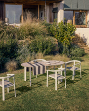 Load image into Gallery viewer, Erice oval table in aluminium and ecru tempered glass 180 x 90 cm - image 3