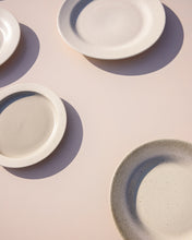 Load image into Gallery viewer, Erice oval table in aluminium and ecru tempered glass 230 x 100 cm - image 5