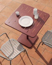 Load image into Gallery viewer, Brai outdoor table in burgundy galvanised steel 70 x 70cm - image 3