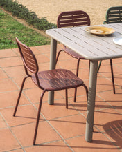 Load image into Gallery viewer, Brai outdoor table in taupe galvanised steel 180 x 90cm - image 5