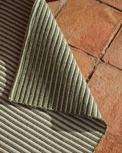 Load image into Gallery viewer, Ardelia green and beige synthetic fibre rug 200 x 300cm - image 3