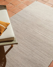 Load image into Gallery viewer, Turiane ecru synthetic fibre rug 200 x 300cm - image 3