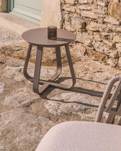 Load image into Gallery viewer, Tamaris taupe aluminium outdoor side table Ø48cm - image 2