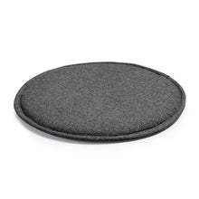 Load image into Gallery viewer, Silke cushion in light grey