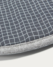 Load image into Gallery viewer, Silke cushion grey light - image 4