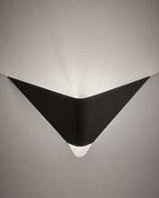 Load image into Gallery viewer, Ginebra wall lamp in black - image 4
