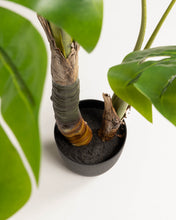 Load image into Gallery viewer, Monstera artificial plant 130 cm - image 4