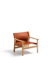 Load image into Gallery viewer, Jan armchair made of light brown recycled leather fibres and FSC 100% solid ash wood with natural tone finish - image 2