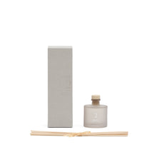 Load image into Gallery viewer, 100ml Sweet Vanilla fragrance reed diffuser