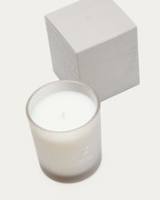 Load image into Gallery viewer, 170g Sweet Vanilla scented candle - image 4