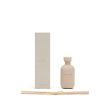 Load image into Gallery viewer, 100ml The Essence fragrance reed diffuser