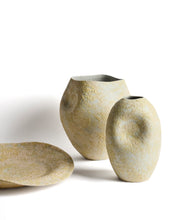 Load image into Gallery viewer, Medira ecru and yellow ceramic centrepiece Ø50.5cm - image 2