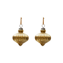 Load image into Gallery viewer, Raj set of 2 hanging ornaments made of gold recycled glass, 10 cm