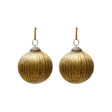 Load image into Gallery viewer, Elur set of 2 medium-sized Christmas baubles made of gold recycled glass, Ø 10 cm
