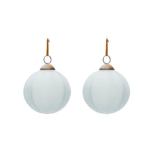 Load image into Gallery viewer, Talve set of 2 Christmas baubles made of white recycled glass, Ø 10 cm
