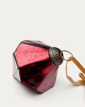 Load image into Gallery viewer, Argin set of 2 hanging ornaments made of red recycled glass, 10 cm - image 4