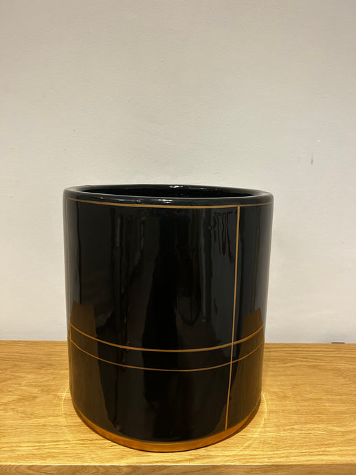 Black & Gold Pot