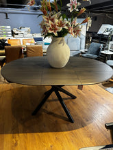 Load image into Gallery viewer, Round Extendable Dining Table
