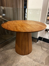 Load image into Gallery viewer, Round Wooden Dining Table